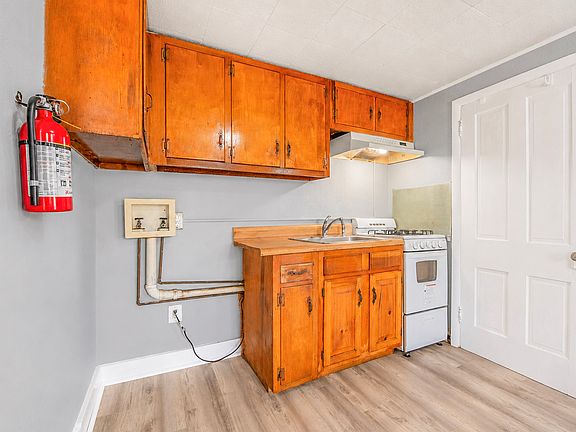 3rd image of 27 Pine St #4