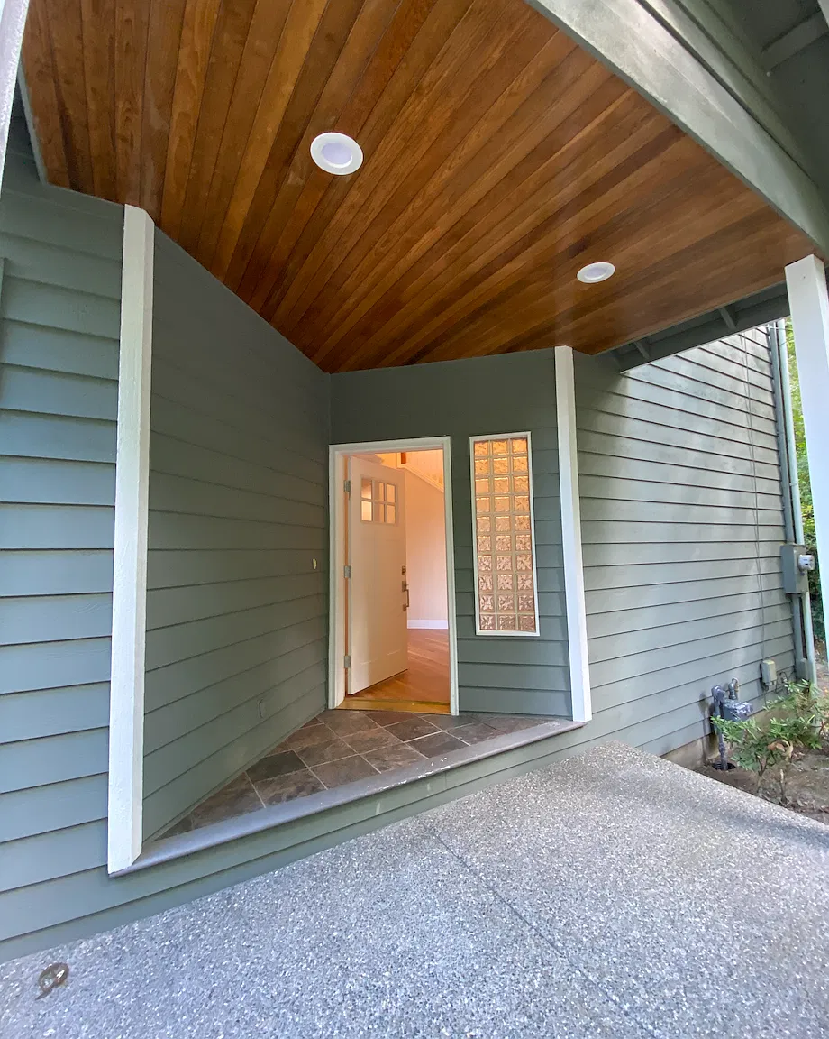 4 bed, 2.5 bath, 2470 sqft, $4,350 — Photo 2