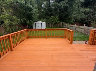 405 Woodlawn Ave, Chesterton, IN 46304