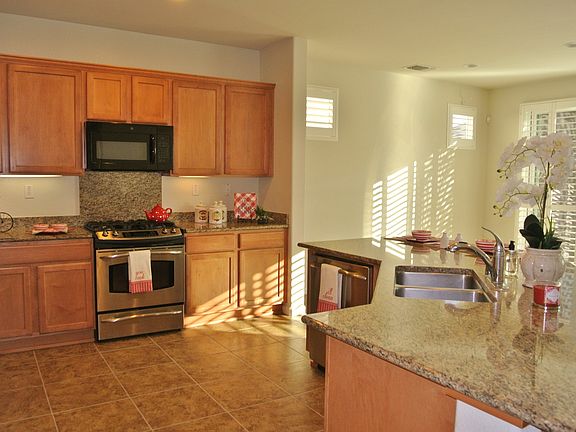 4th image of 7405 Chatsworth Cir