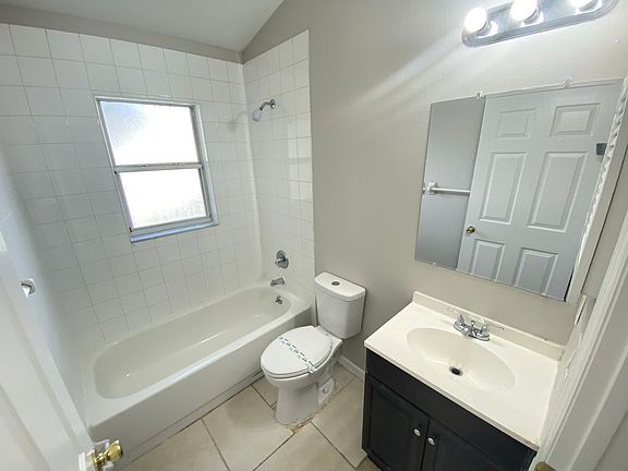 4th image of 209 Cheshire Ct