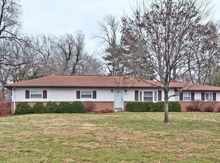 415 Fee Fee Hills Dr, Hazelwood, MO 63042