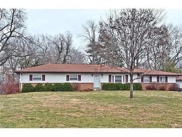 415 Fee Fee Hills Dr photo 1