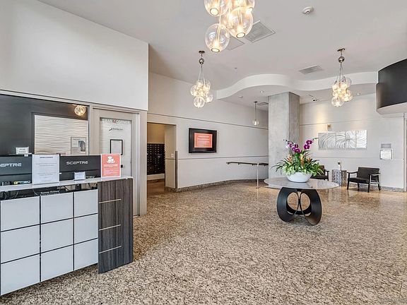 5th image of 1080 Park Blvd Unit 211