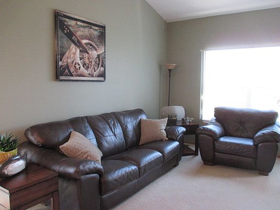 4th image of 2282 Rebecca Cir