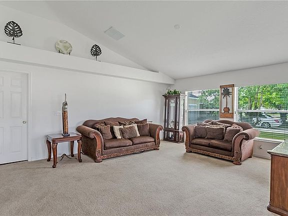 5th image of 3090 Eagle Crossing Dr