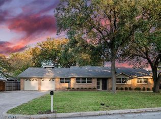 1221 Park Center St, Benbrook, TX 76126