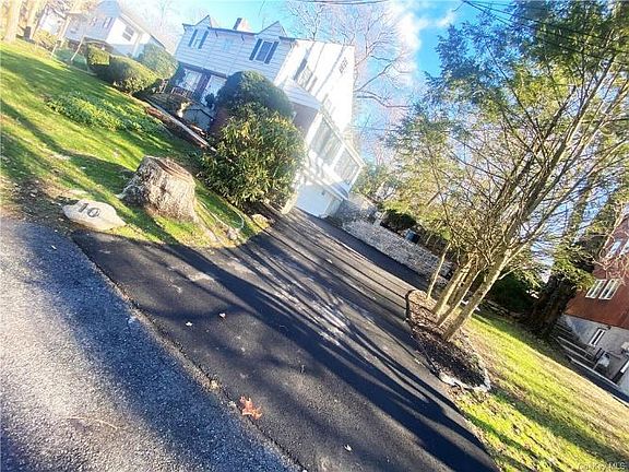 2nd image of 10 Holland Pl