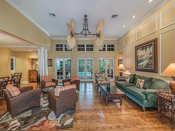 2nd image of 3649 Woodlake Dr