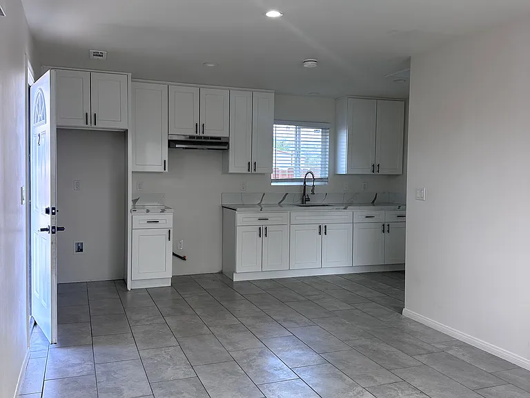 2282 Kern St #2 — Photo 3