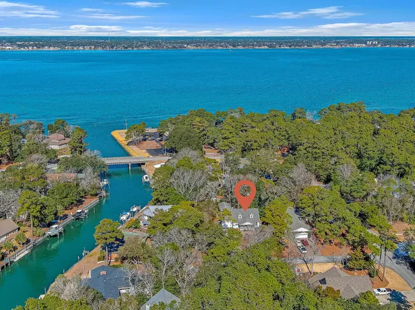 104 Elm Court, Pine Knoll Shores, NC 28512