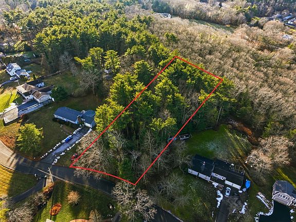 2nd image of 44 Deerhill Ln