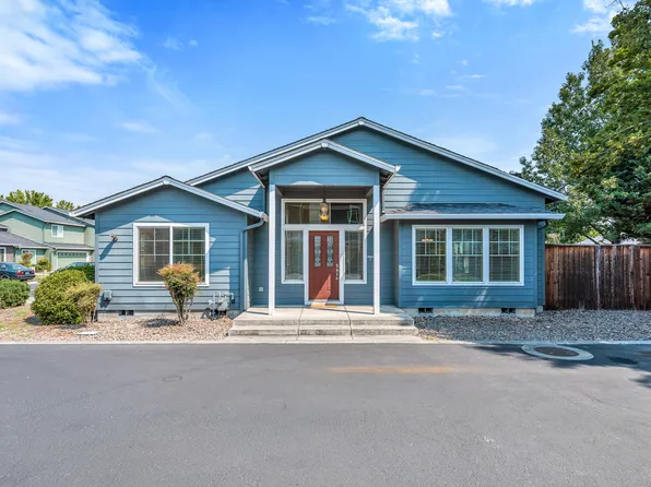 314 Live Oak Loop, Central Pt, OR 97502