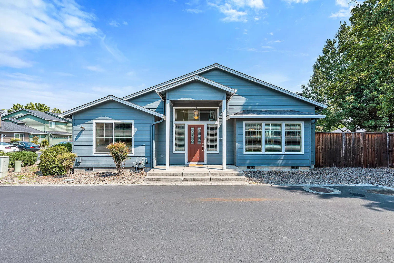 314 Live Oak Loop photo 1
