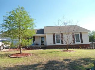 213 Petunia Dr, Dothan, AL 36301