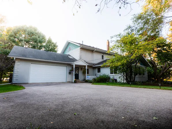 101 Beachway Dr, Fox River Grove, IL 60021