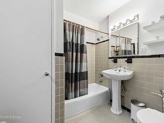 3rd image of 342 E 53rd St APT 4A