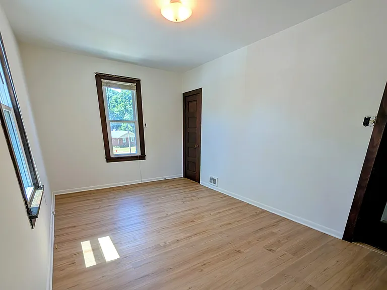15007 S Illinois St #105 — Photo 13