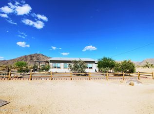 11106 S Jenny Rd, Yucca, AZ 86438