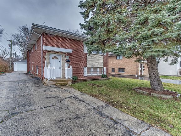 2nd image of 19 Wellington Ave