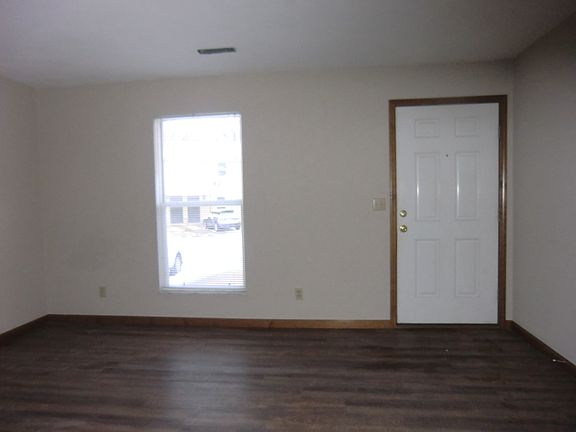 3rd image of 24 Heritage Pl #24