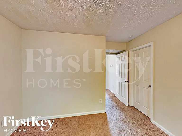 8012 Mustang Ln — Photo 13