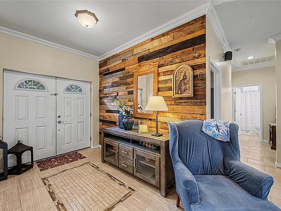 4th image of 2216 Pinecrest Dr