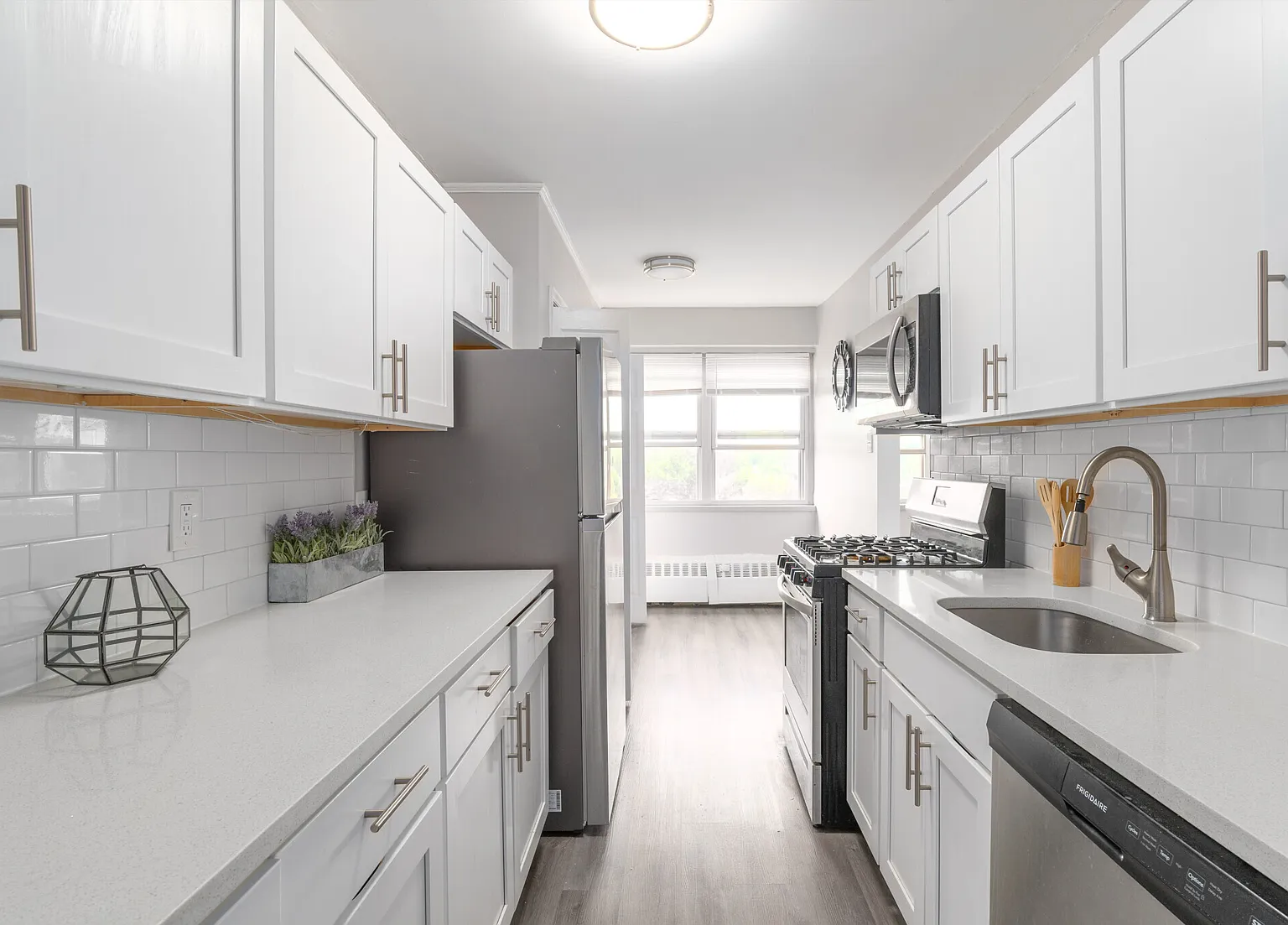 2 bed, $1,475 — Photo 2