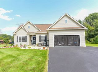 337 N Creek Xing, Rochester, NY 14612
