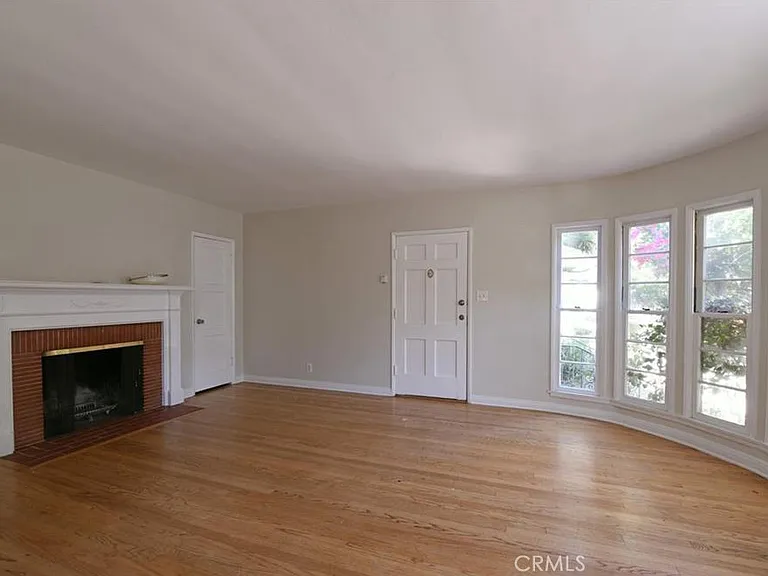 11061 Ohio Ave — Photo 2
