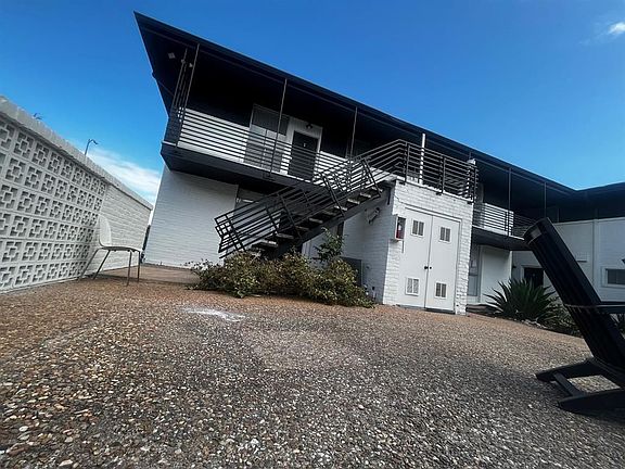 2nd image of 5123 Del Monte Dr APT 4