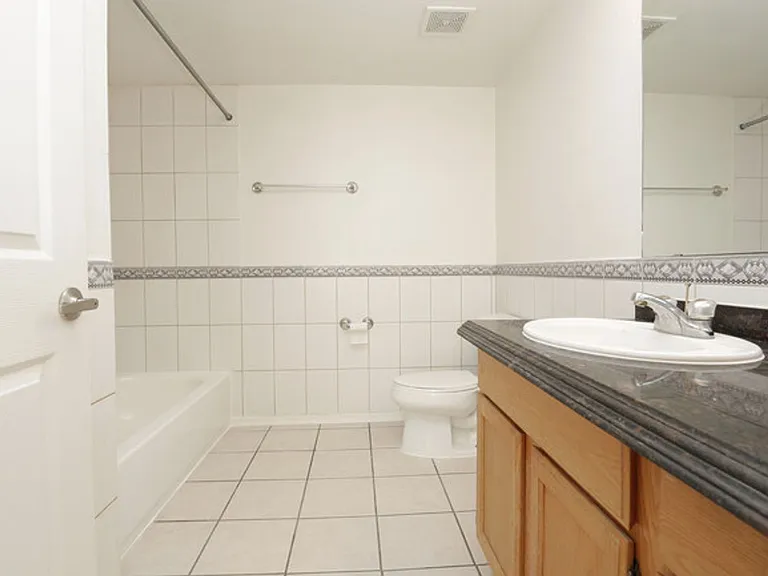 Desert Jewel Apartments — Photo 37