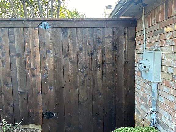 2nd image of 1420 Sylvia Dr