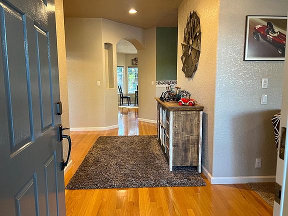 3rd image of 518 Chablis Dr