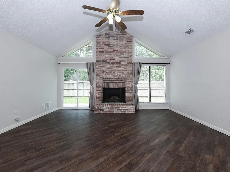 16035 Hollow Rock Dr — Photo 10