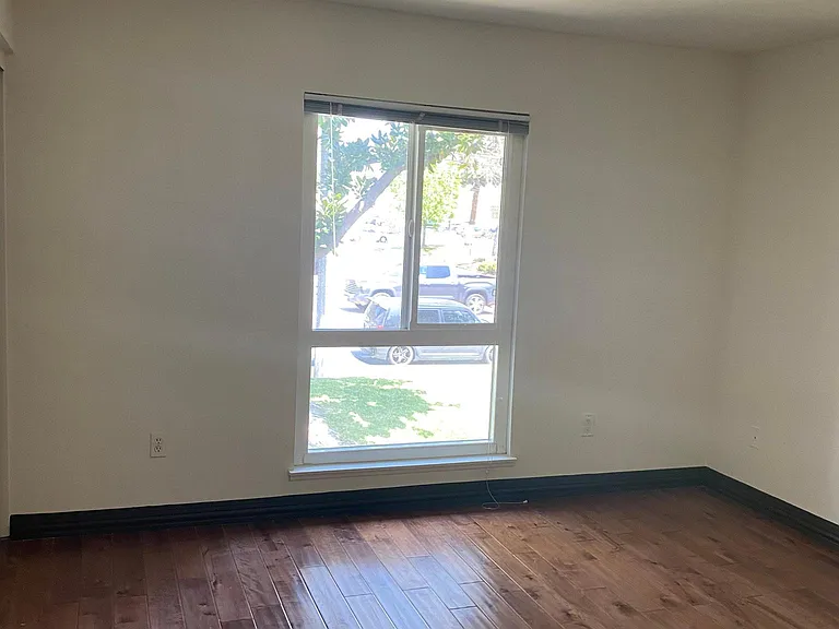 6351 Riverside Dr #20 — Photo 23