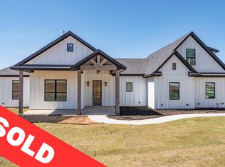 120 View Ct, Springtown, TX 76082