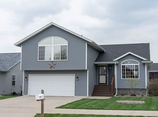 1614 Terrapin Dr, Iowa City, IA 52240