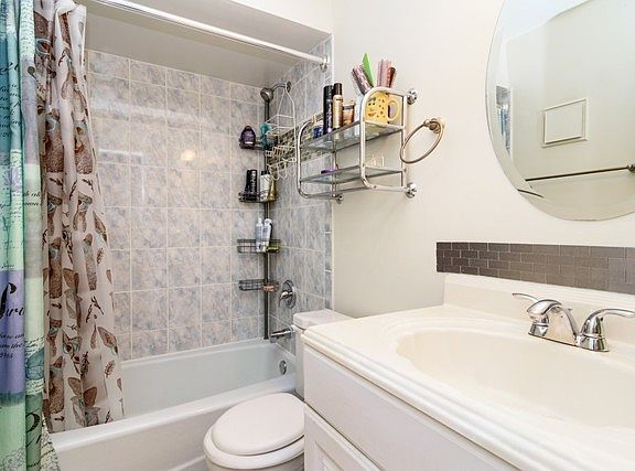 5th image of 9408 Bay Colony Dr