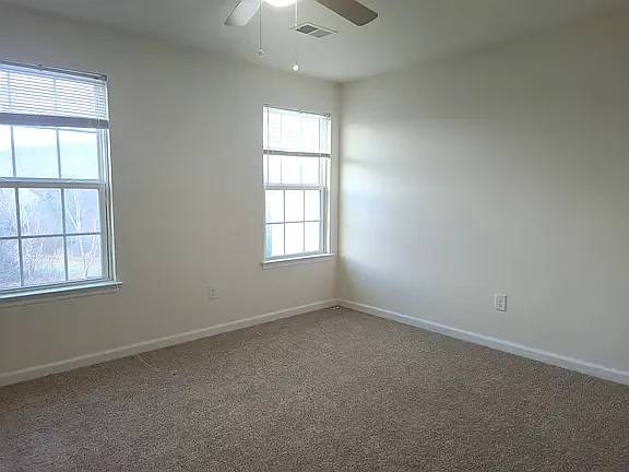 1309 Madison Ln — Photo 7