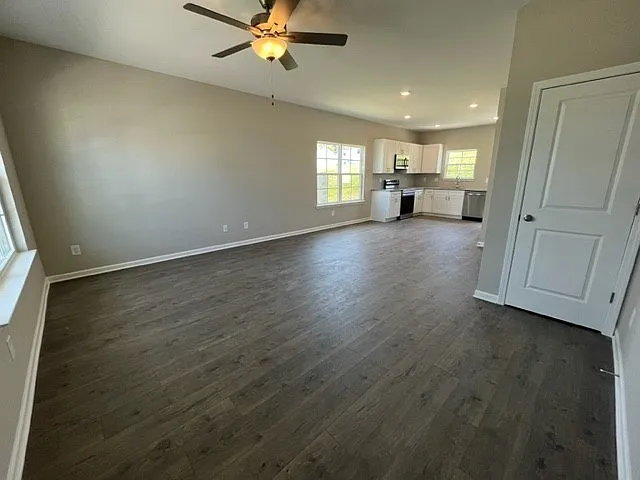 2 bed, 2.5 bath, 1008 sqft, $1,450 — Photo 2