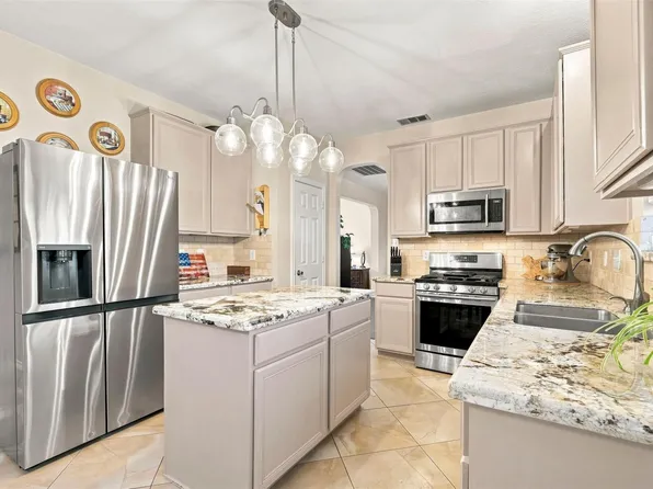 1131 Alexandria Ct, Richmond, TX 77406