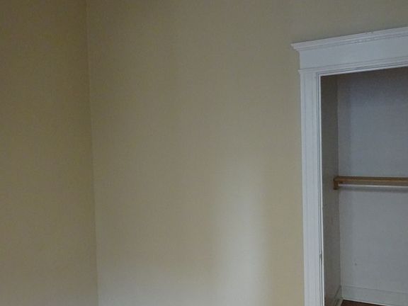 5th image of 921 W Newport Ave #3