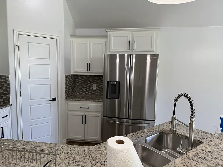 18304 Camborne Ave — Photo 15