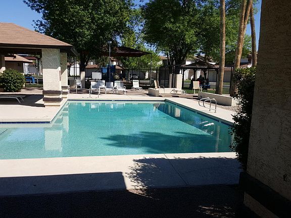 3rd image of 10029 W Sells Dr