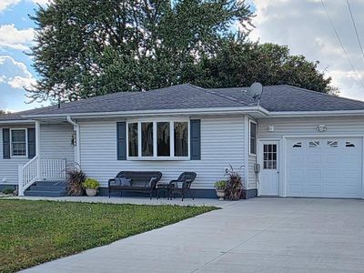 1208 N 2nd St, Manchester, IA, 52057
