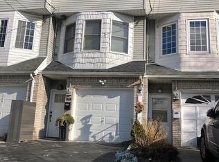 247 Giffords Ln, Staten Island, NY 10308