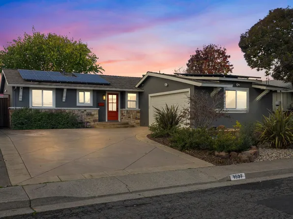1537 Sierra Drive, Petaluma, CA 94954