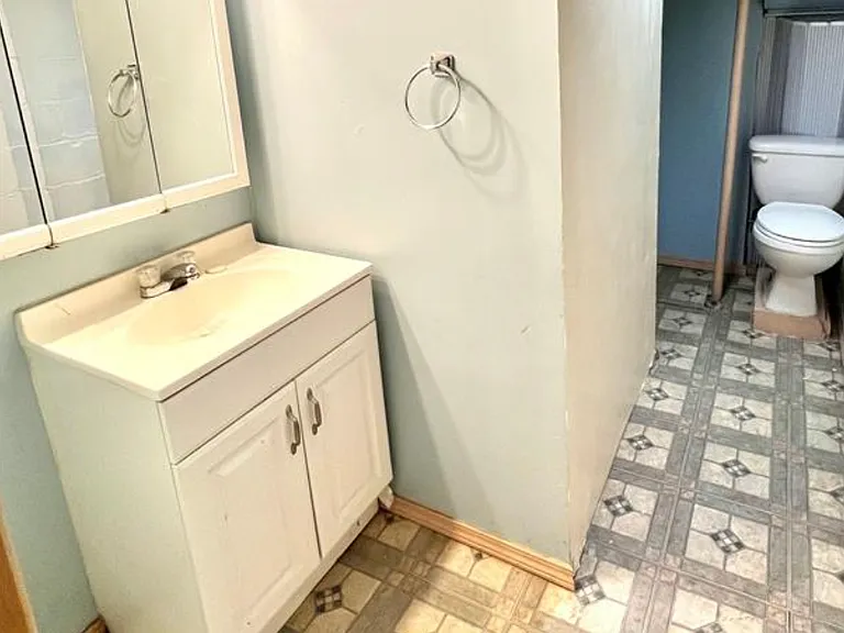23231 Park St — Photo 15