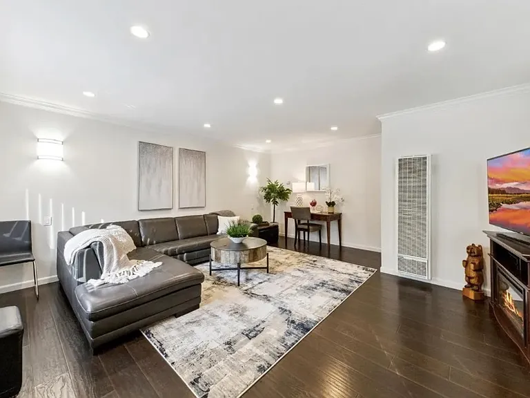 1223 Bonanza Ave #11 — Photo 4